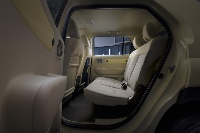 Hyundai Inster 5 places intérieur places arrière