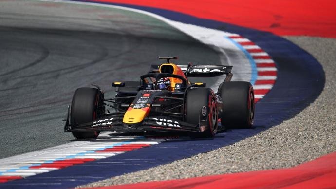 GP de Grande-Bretagne de F1 : Max Verstappen course