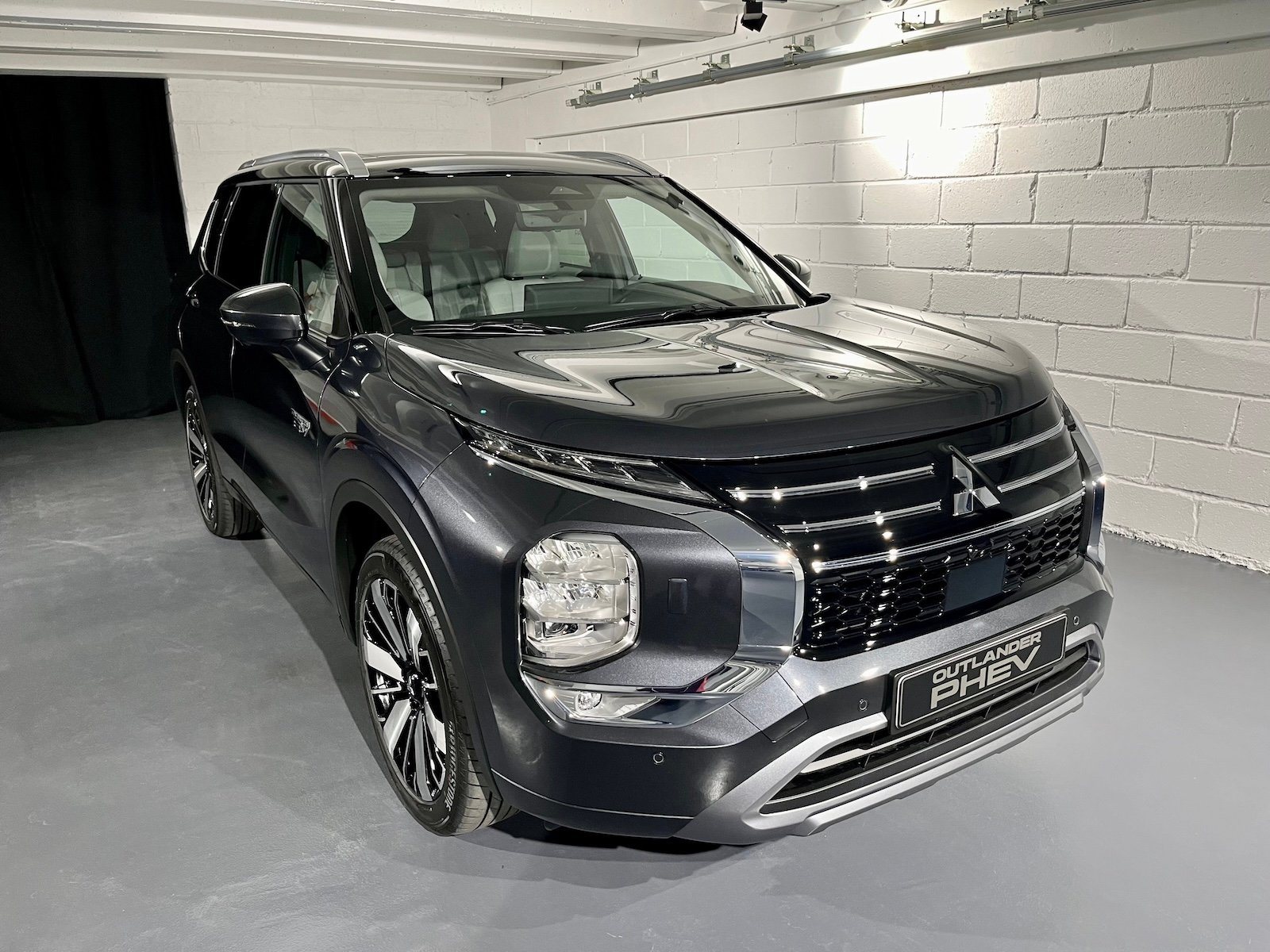 Mitsubishi Outlander 2025 : Premières Impressions en France