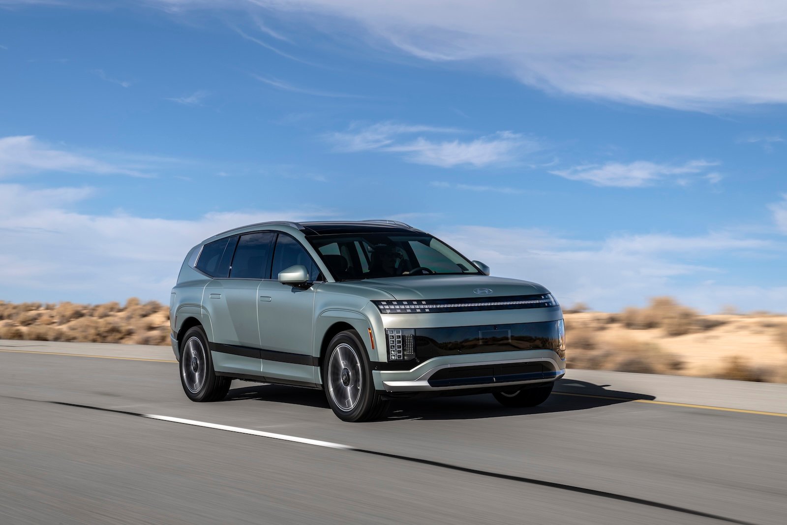 Hyundai Ioniq 9 (2025) surpasse Kia EV9