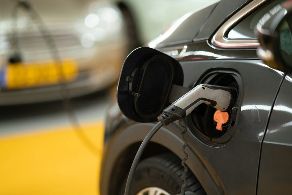 Bonus écologique 2025 : la filière auto demande un soutien