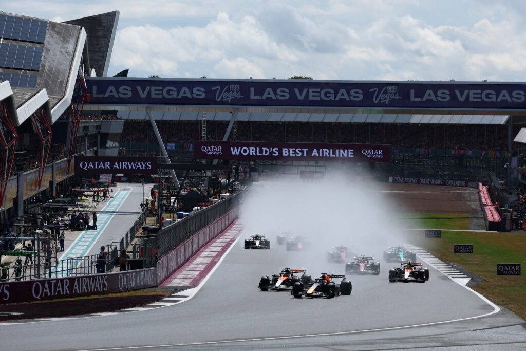 GP Grande-Bretagne F1 : Départ sous la pluie en vidéo