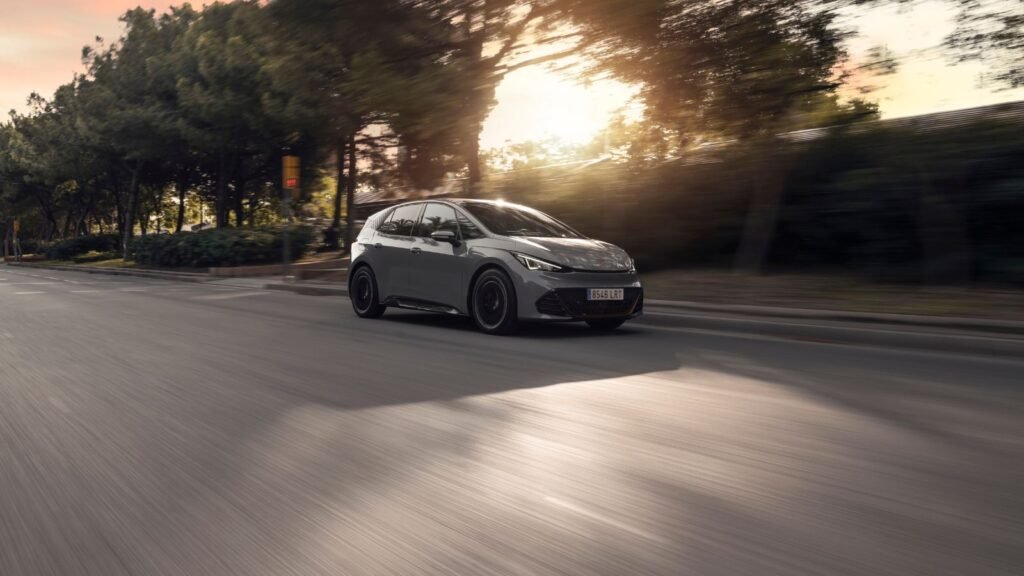 Cupra Born : la berline électrique compacte arrive