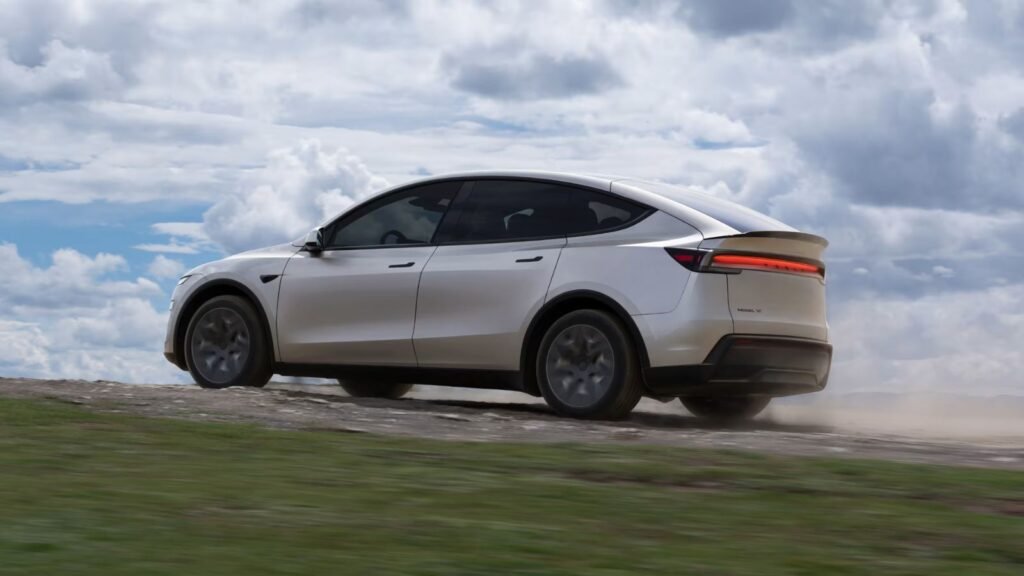Tesla Model Y L : Version à Grande Autonomie Disponible