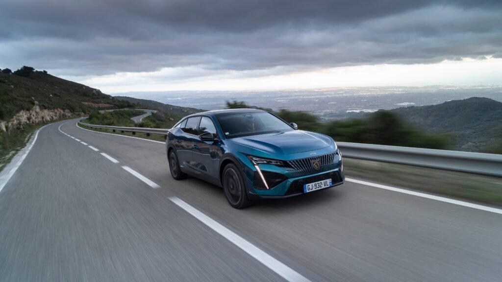 Peugeot 408 restylée : changements à venir