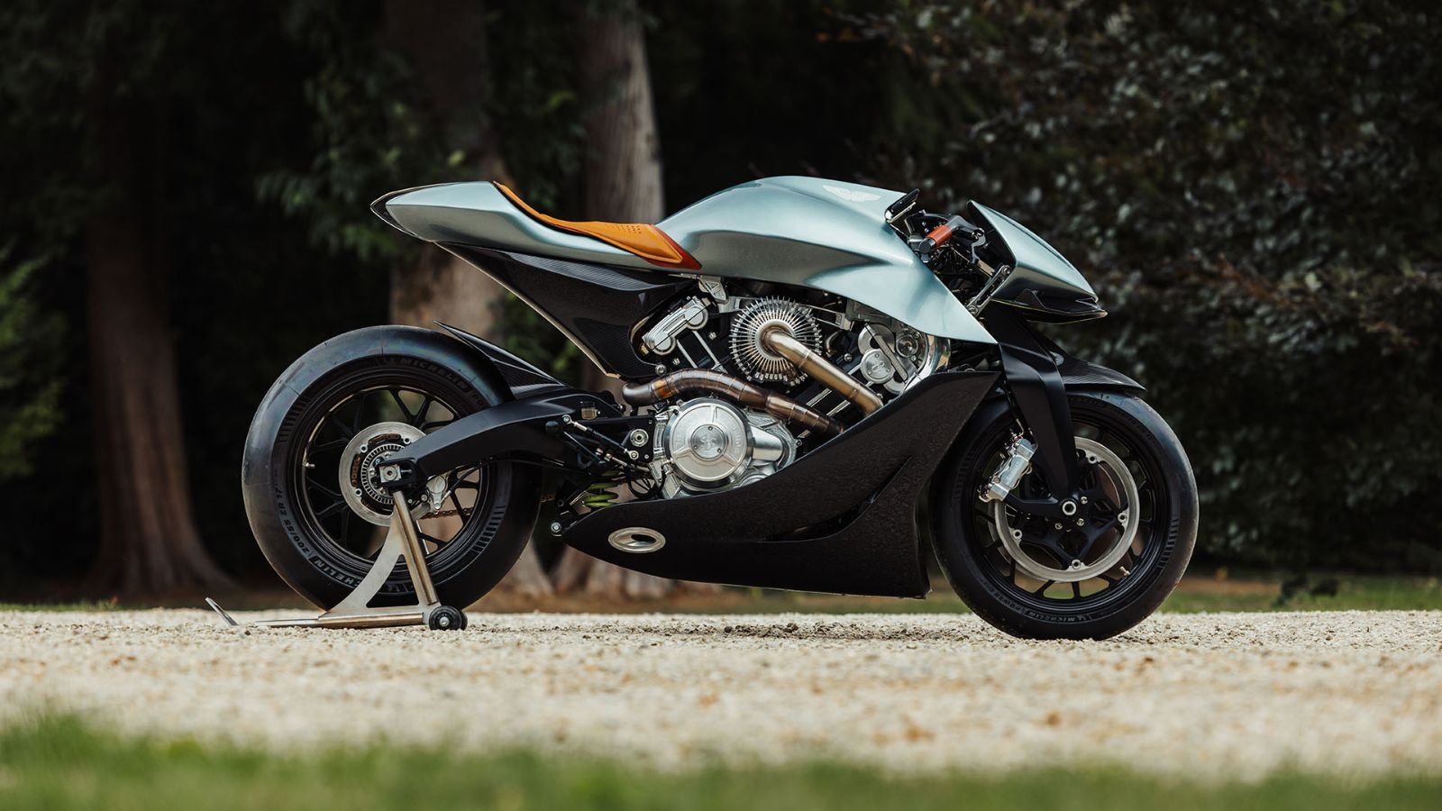 Première moto Aston Martin invendue aux enchères en Belgique